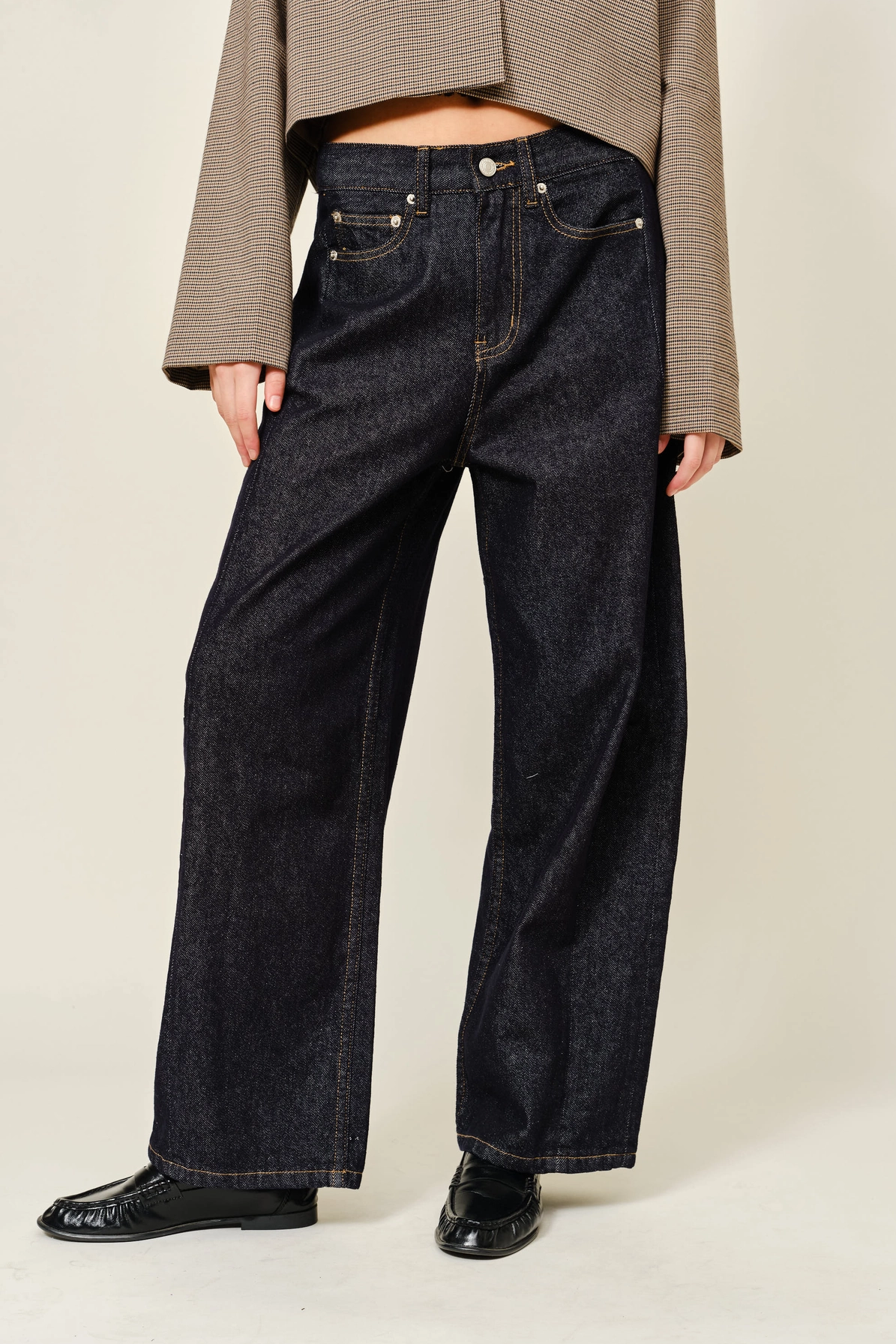 Unwashed Barrel Jeans